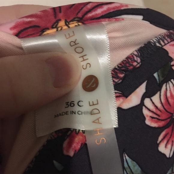 Shade & Shore black floral swim bikini L top - Picture 2 of 3